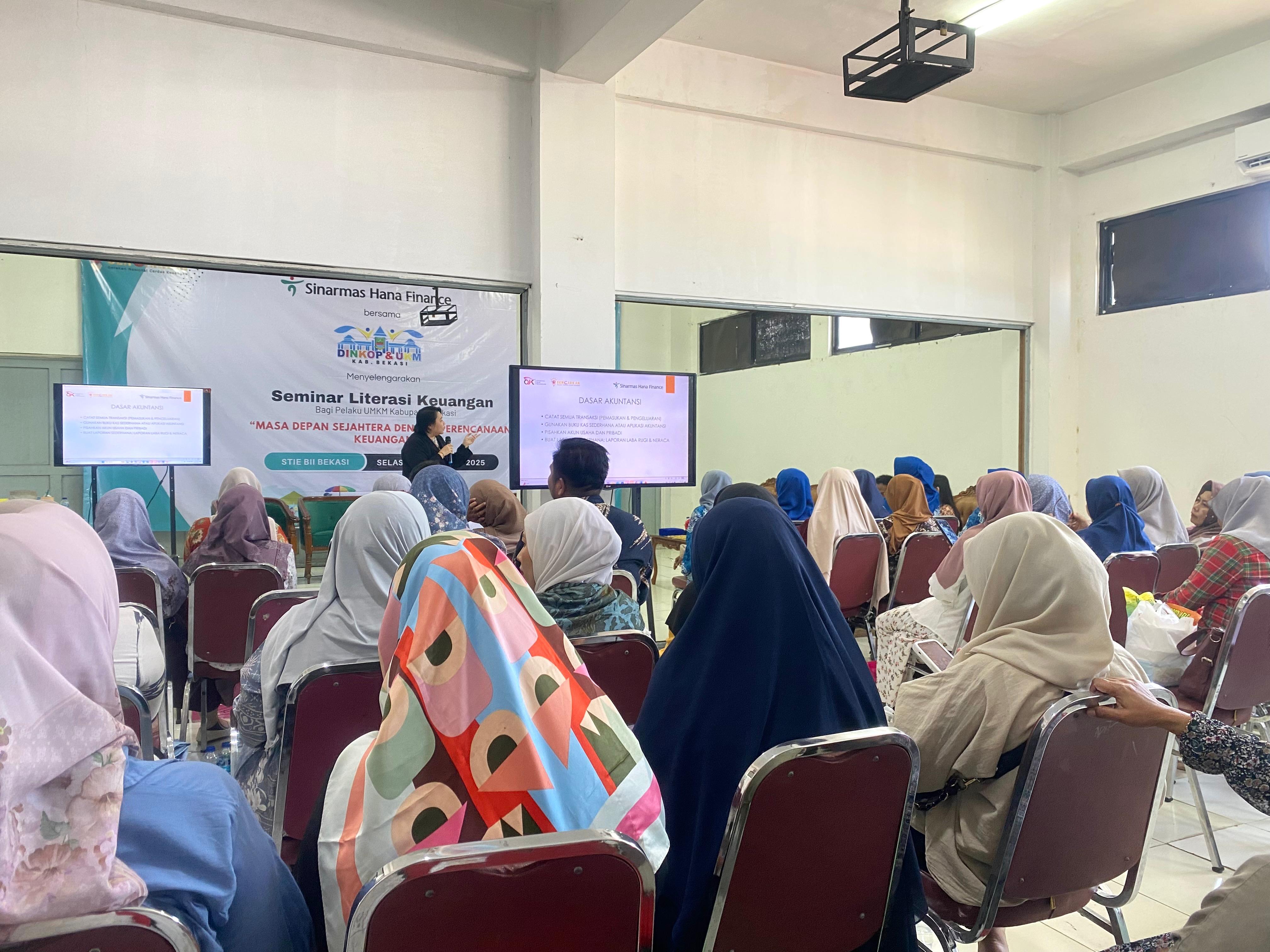 Peningkatan Literasi Keuangan bagi UMKM Kabupaten Bekasi Peningkatan Literasi Keuangan bagi UMKM Kabupaten Bekasi